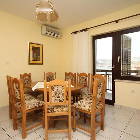 דירה By The Sea Okrug Gornji, Ciovo - 8663 טרוגיר